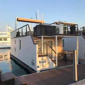 Floating House Blue Star